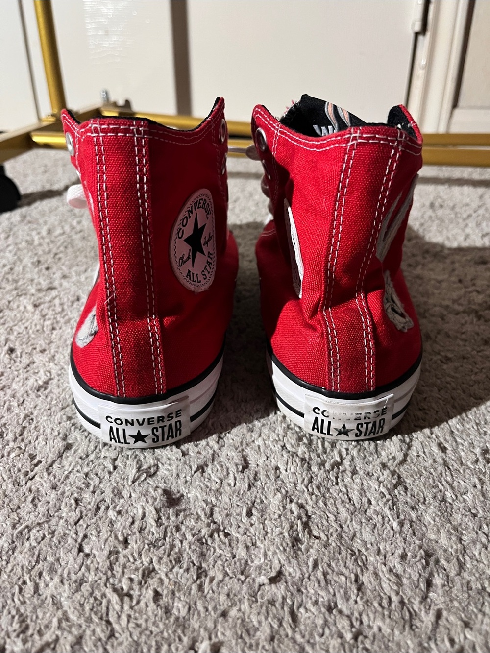 Converse x Warner Bros. 'What's Up Doc?' Bugs Bunny Sneakers - Picture 4 of 6